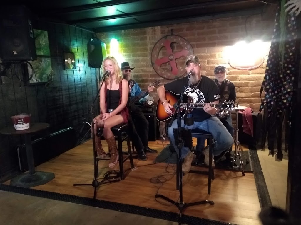 The Thirsty Lizard Bar + Grill + Events | restaurant | 5838 W Double Adobe Rd, McNeal, AZ 85617, USA | 5204322337 OR +1 520-432-2337