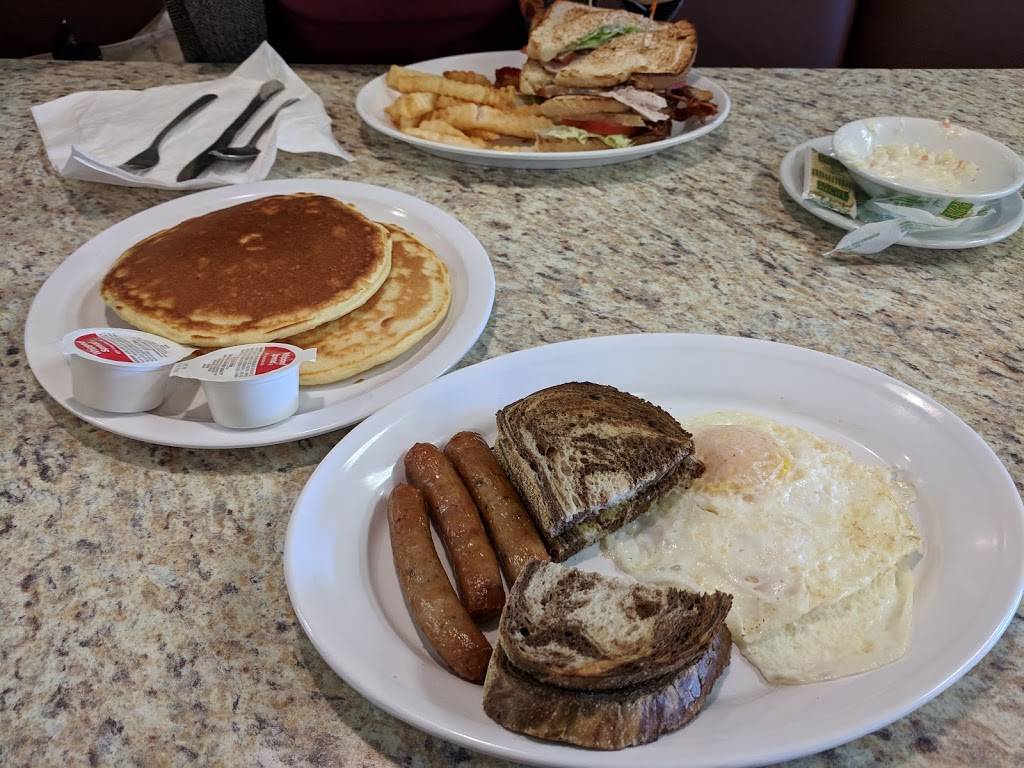 Charlie Browns Pancake & Steak House | bakery | 1038 N Main St, Indianapolis, IN 46224, USA | 3172432502 OR +1 317-243-2502