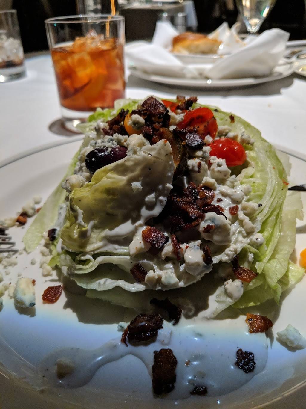 Trulucks | restaurant | 9860 Berwyn Ave, Rosemont, IL 60018, USA | 8472339404 OR +1 847-233-9404