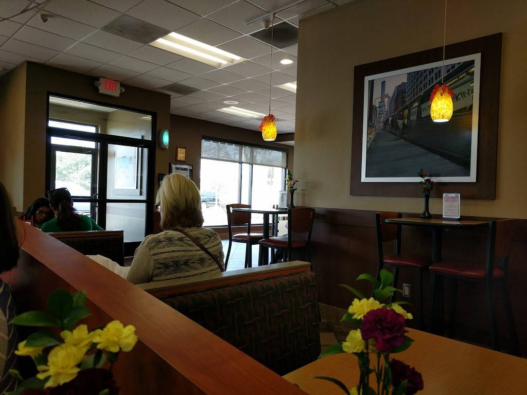 Chick-fil-A | restaurant | 4435 Fox Valley Center Dr, Aurora, IL 60504, USA | 6308201660 OR +1 630-820-1660