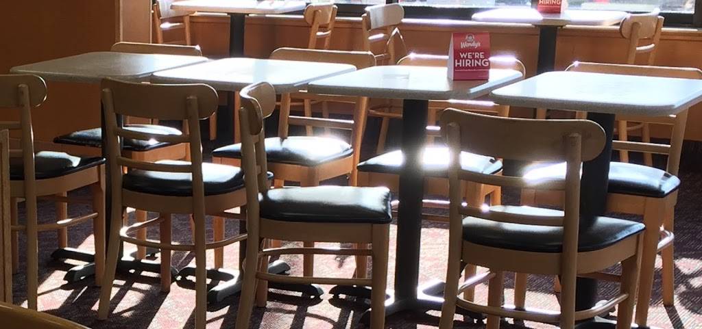 Wendys | restaurant | 41465 Ford Rd, Canton, MI 48187, USA | 7349810183 OR +1 734-981-0183