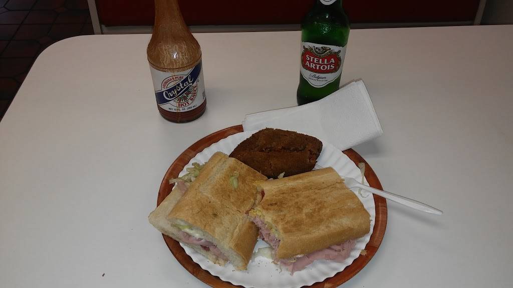 Bearss Sandwiches | restaurant | 14022 N Florida Ave, Tampa, FL 33613, USA | 8139619486 OR +1 813-961-9486