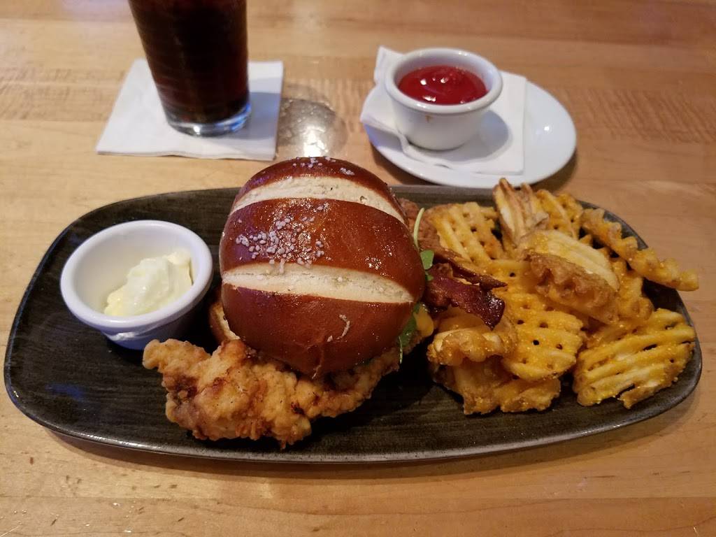 ESPN Club | restaurant | 2101 N Epcot Resorts Blvd, Orlando, FL 32836, USA | 4079393463 OR +1 407-939-3463