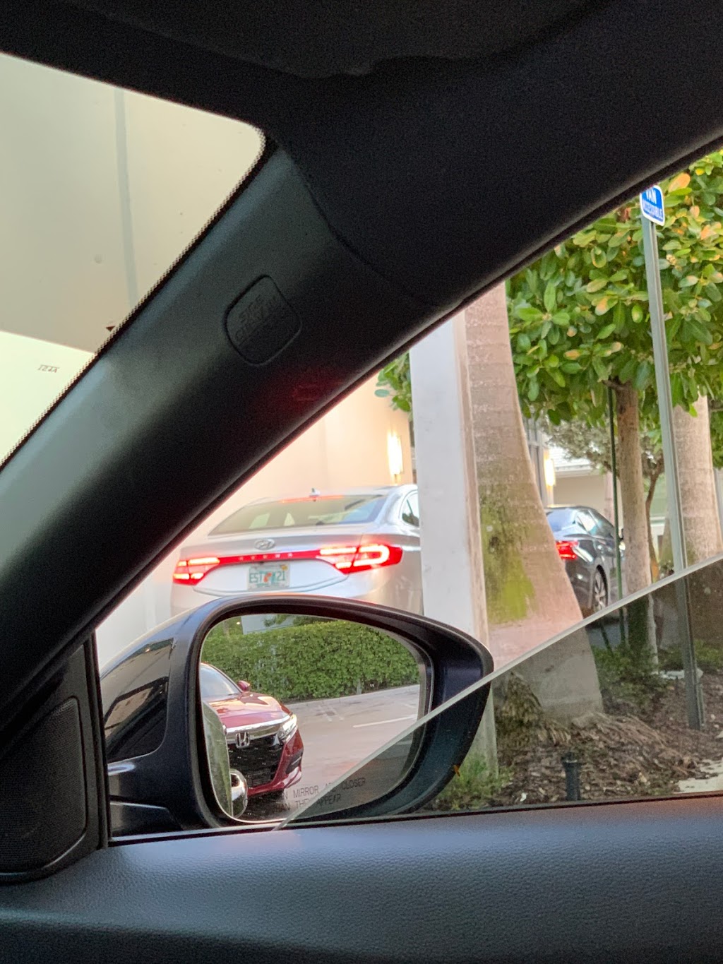 Starbucks | cafe | 6320 Biscayne Blvd, Miami, FL 33138, USA | 3057581619 OR +1 305-758-1619