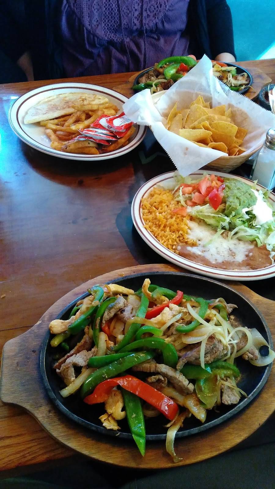 Plaza Garibaldi Mexican Restaurant | restaurant | 7917 Ritchie Hwy, Glen Burnie, MD 21061, USA | 4107612447 OR +1 410-761-2447