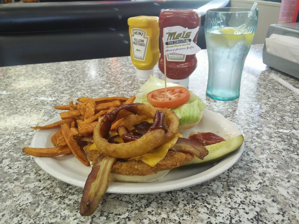 The Original Mels Diner | restaurant | 171 Nut Tree Pkwy, Vacaville, CA 95687, USA | 7074514811 OR +1 707-451-4811
