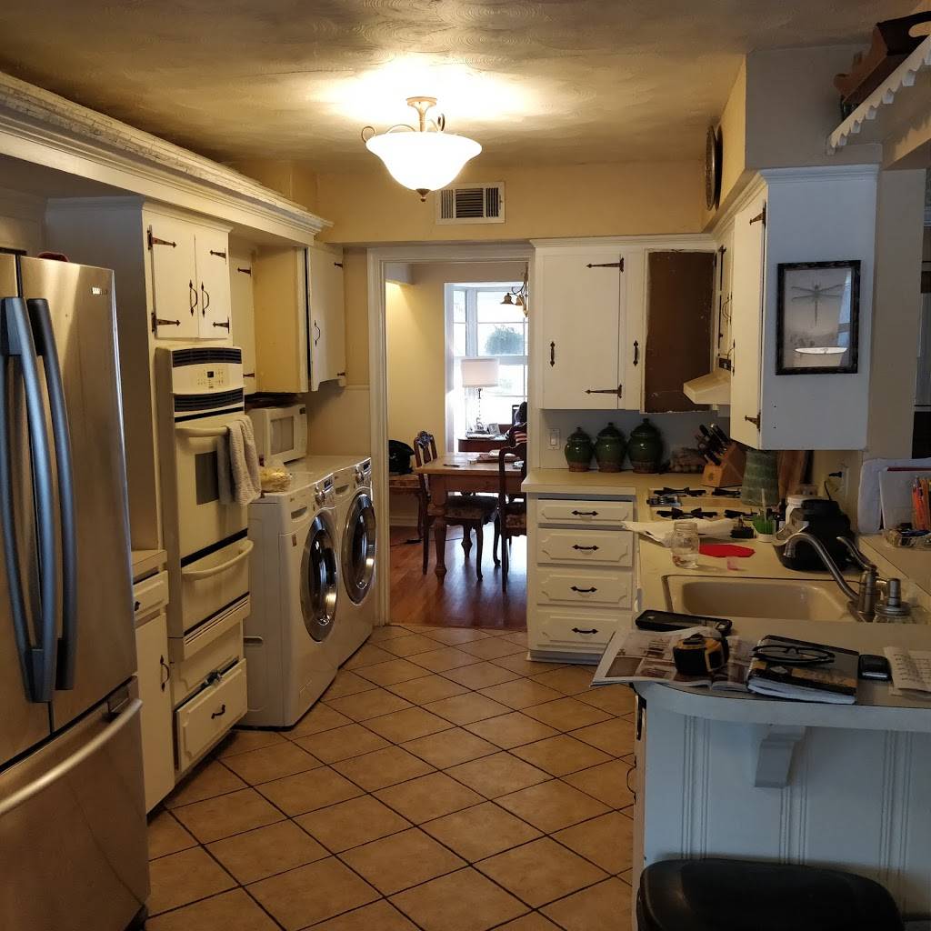 Chilis Grill & Bar | meal takeaway | 246 Casa Linda Plaza, Dallas, TX 75218, USA | 2143219485 OR +1 214-321-9485