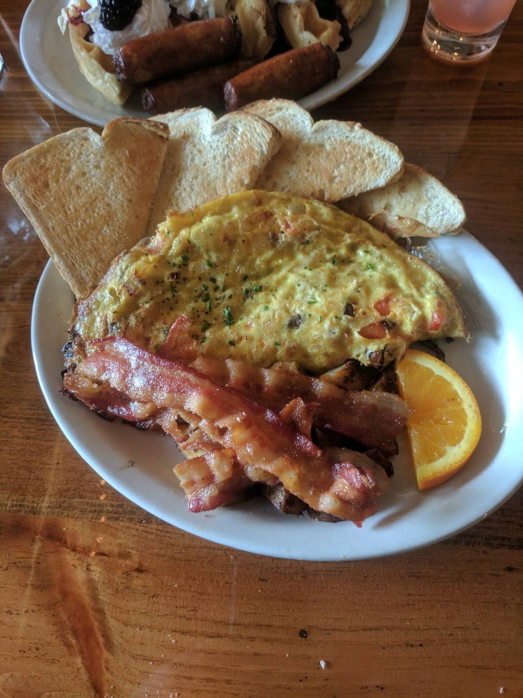 Country Spirit Restaurant & Tavern | restaurant | 262 Maple St, Henniker, NH 03242, USA | 6034287007 OR +1 603-428-7007