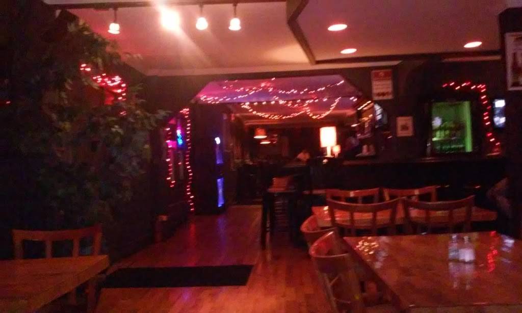 Angry Buffalo @ The Rose Garden | restaurant | 2753 Wehrle Dr, Williamsville, NY 14221, USA | 7166329871 OR +1 716-632-9871