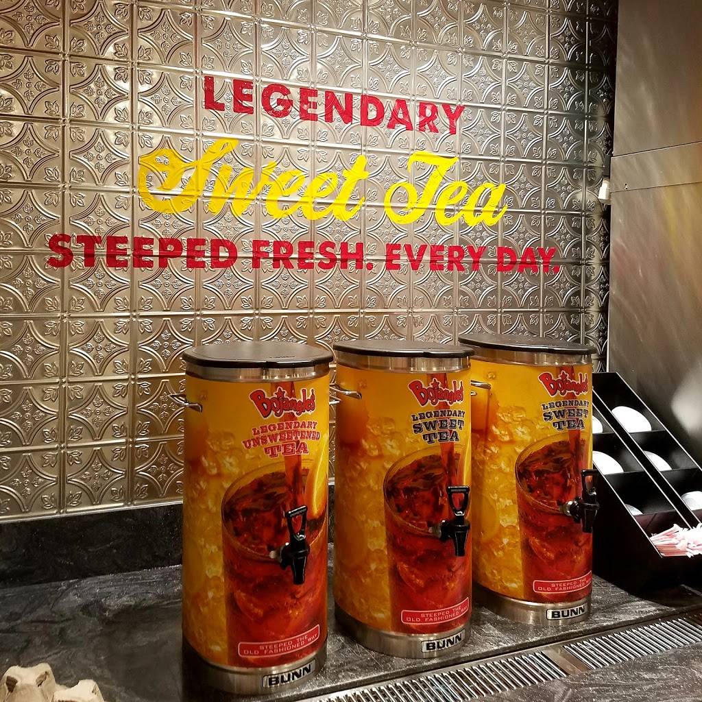 Bojangles Famous Chicken n Biscuits | restaurant | 6308 Providence Farm Lane, Charlotte, NC 28277, USA | 9802872523 OR +1 980-287-2523