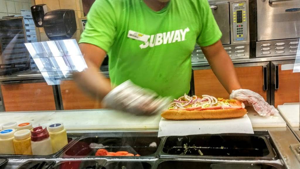 Subway Restaurants | restaurant | 826 W Mission Bay Dr, San Diego, CA 92109, USA | 8584881872 OR +1 858-488-1872