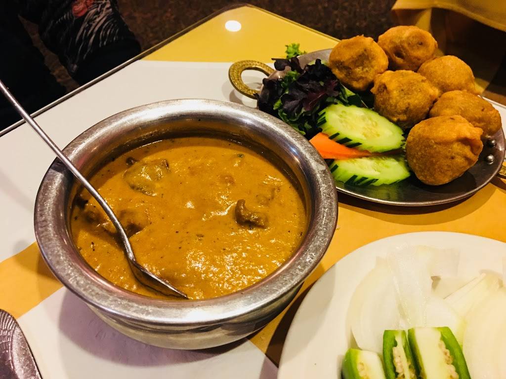 Zaroka Bar and Restaurant | restaurant | 4802, 148 York St, New Haven, CT 06511, USA | 2037768644 OR +1 203-776-8644