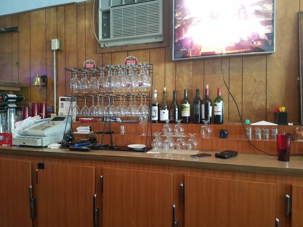 Tooties On Lowry | restaurant | 2706 Lowry Ave N, Minneapolis, MN 55411, USA | 6125290200 OR +1 612-529-0200