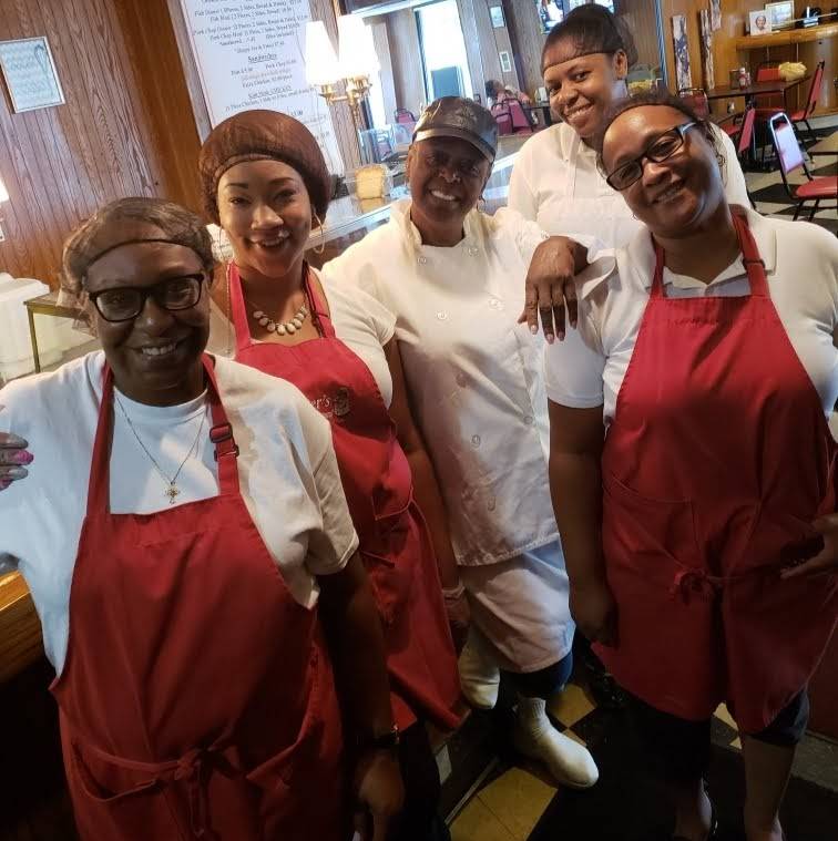 Sisters Serious Soul Food Restaurant | restaurant | 644 S Queen St, York, PA 17403, USA | 7179006145 OR +1 717-900-6145