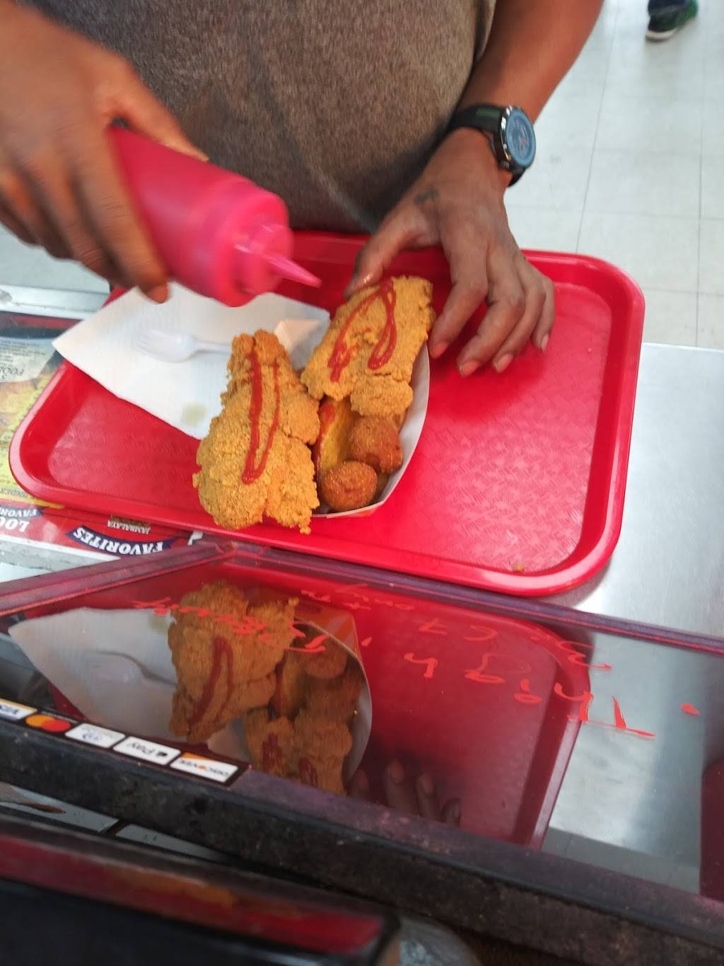 Krispy Krunchy Chicken | restaurant | 20 Broad St SW, Atlanta, GA 30303, USA | 4049985444 OR +1 404-998-5444