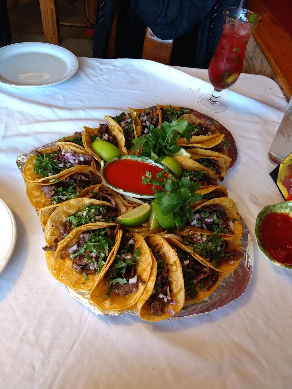 Sabinos Latin & Asian Bistro | restaurant | 208 W Wisconsin Ave, Neenah, WI 54956, USA | 9209699549 OR +1 920-969-9549