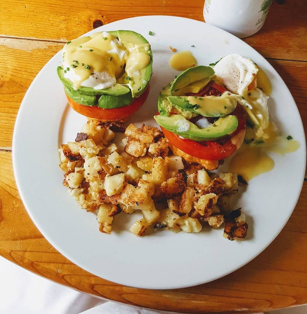 Cahills Market & Chicken Kitchen | restaurant | 1055 May River Rd, Bluffton, SC 29910, USA | 8437572921 OR +1 843-757-2921