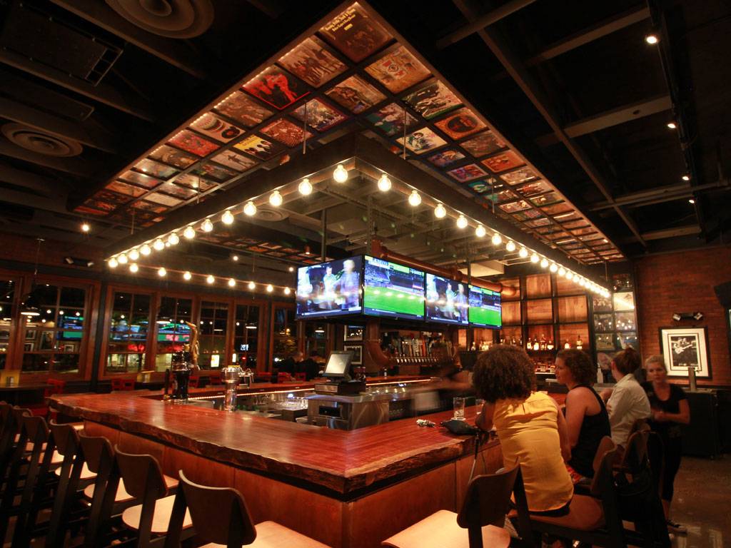 The Pour House [North Wales] | restaurant | 29 Airport Square, North Wales, PA 19454, USA | 2676454000 OR +1 267-645-4000