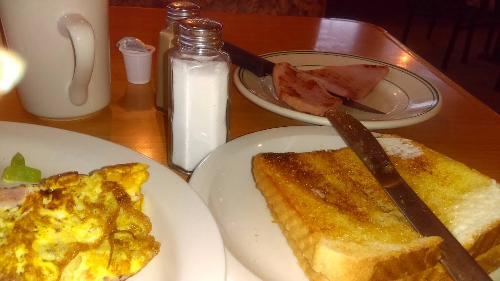 Reflections Family Restaurant | restaurant | 4248, 2913 Taylor Ave, Racine, WI 53405, USA | 2626372243 OR +1 262-637-2243