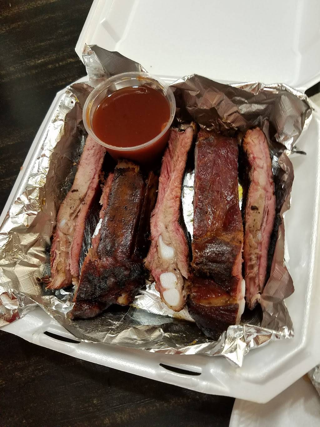 Big Rips Delicious BBQ | restaurant | 106 W Main St, Chandler, TX 75758, USA | 9035705502 OR +1 903-570-5502