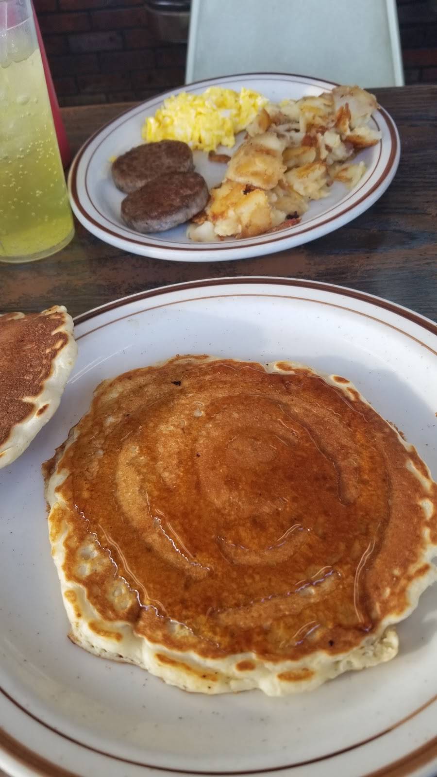 Abners Restaurant | restaurant | 2424 E 3rd St, Dayton, OH 45403, USA | 9372523318 OR +1 937-252-3318