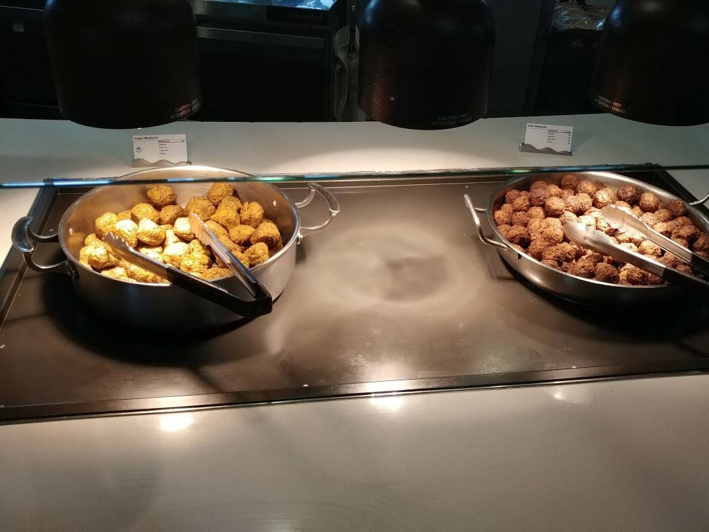 The Oaks Dining Center | restaurant | 705 Ridge St, Bowling Green, OH 43403, USA | 4193722771 OR +1 419-372-2771