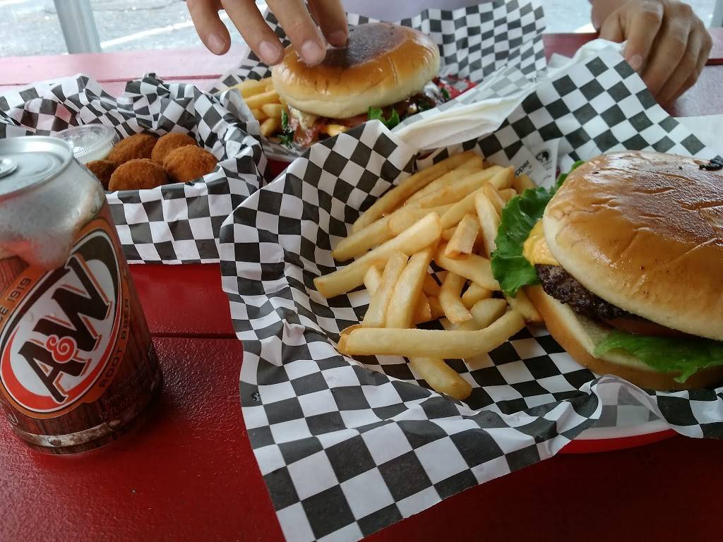 RJs Snack Shack | restaurant | 3644 Culebra Rd, San Antonio, TX 78228, USA | 2104388848 OR +1 210-438-8848