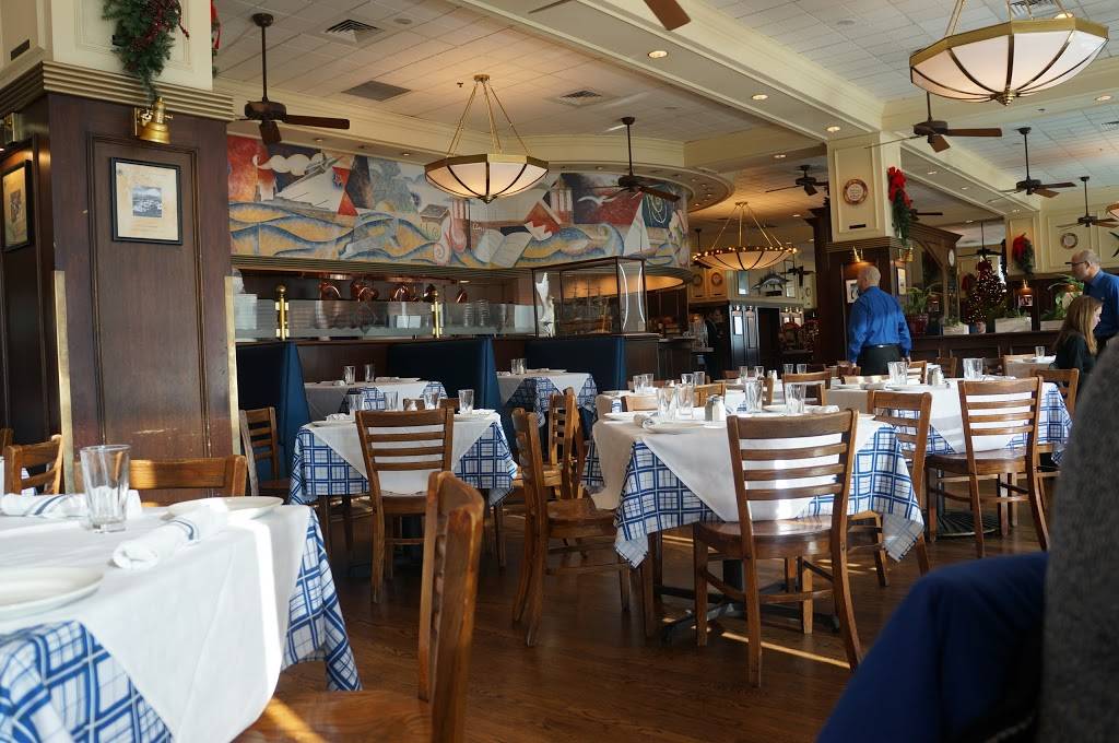 Riva Crab House | restaurant | 700 E Grand Ave, Chicago, IL 60611, USA | 3126447482 OR +1 312-644-7482