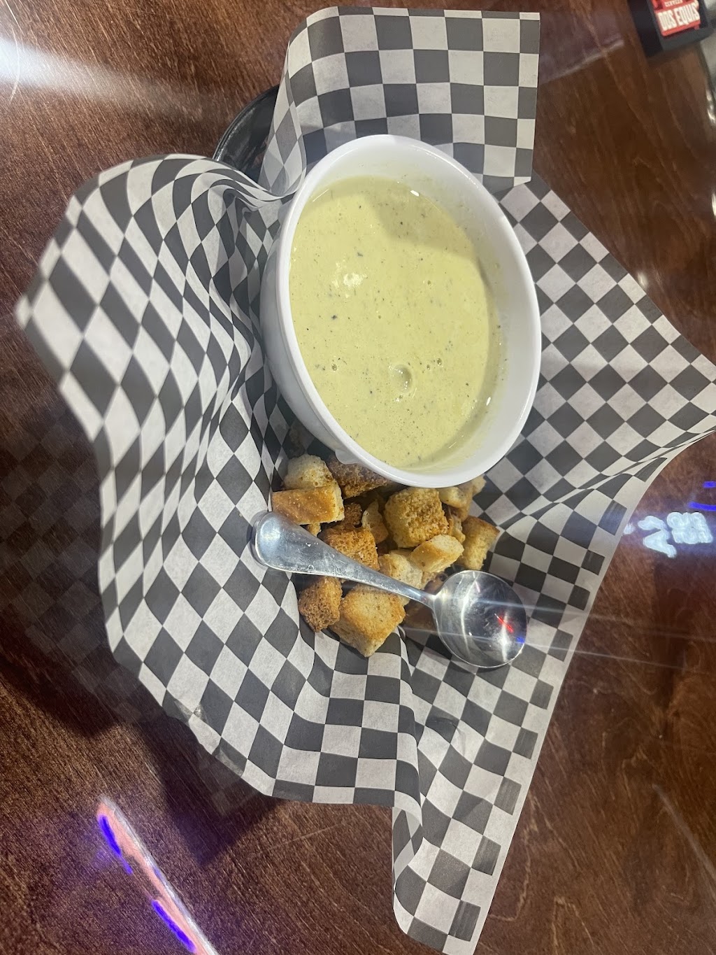 London Bar and Grill | restaurant | 1290 FM 43 k, Corpus Christi, TX 78415, USA | 3614624575 OR +1 361-462-4575