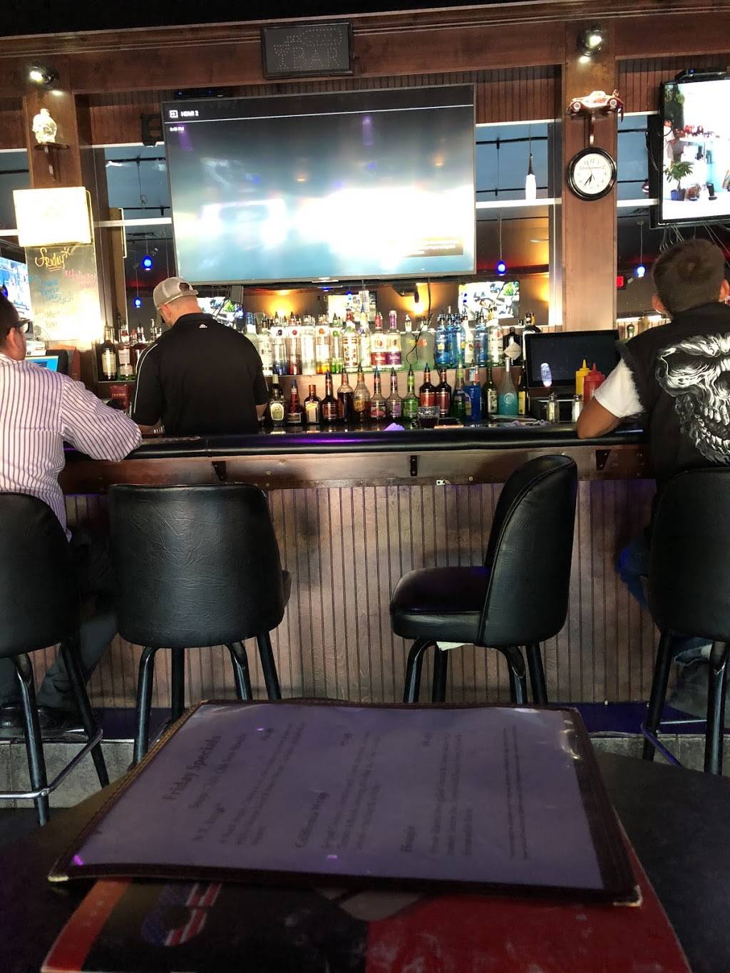 Celinas Bar & Grill | restaurant | 623 W Eleven Mile Rd, Madison Heights, MI 48071, USA | 2484396422 OR +1 248-439-6422