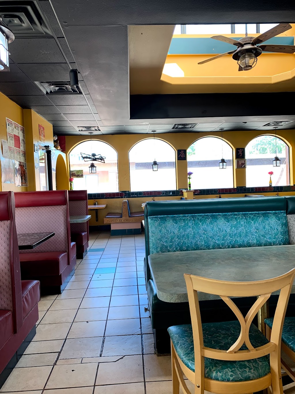 Luos Cafe | restaurant | 365 S 100 E, Kanab, UT 84741, USA | 4356445592 OR +1 435-644-5592