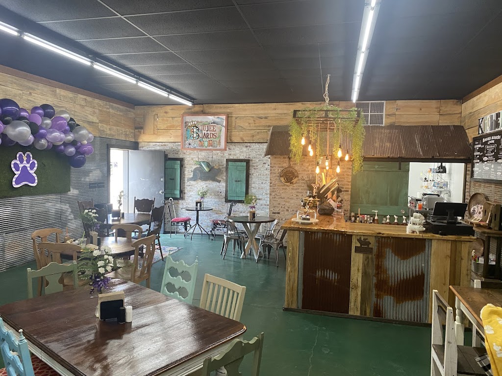 The Twisted Pelican Marketplace + Boujee Boards & More | restaurant | 101 N Main St, Hamburg, AR 71646, USA | 8704157705 OR +1 870-415-7705