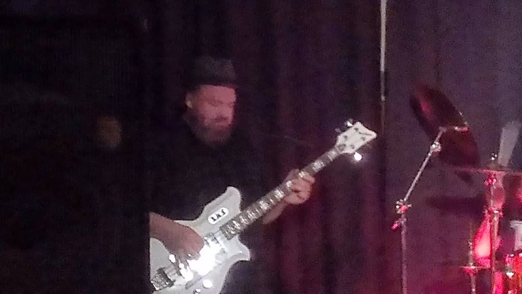 The Pizza Kitchen | restaurant | 76 Revere Beach Blvd, Revere, MA 02151, USA | 7812849710 OR +1 781-284-9710