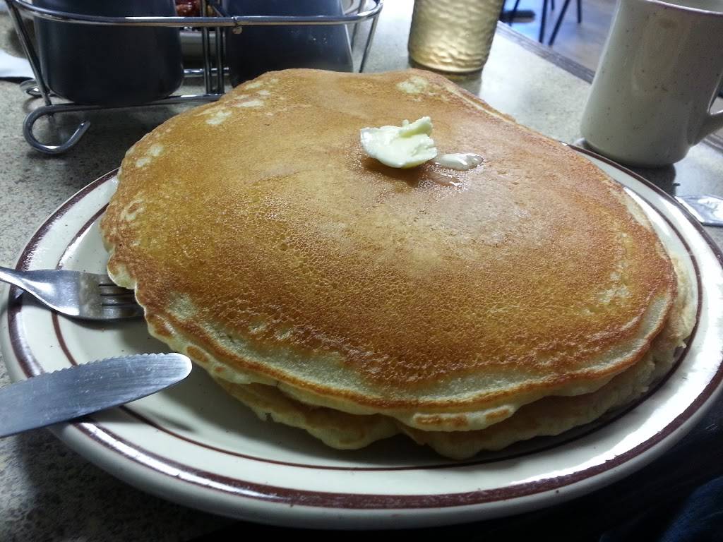 Lakes Cafe | cafe | 136 W Main St, Perham, MN 56573, USA | 2183465920 OR +1 218-346-5920