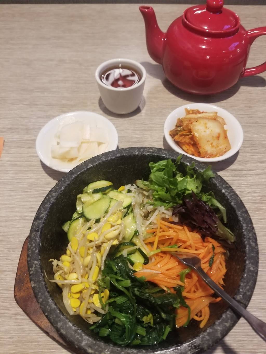 Charlie Kangs Restaurant | restaurant | 109 E Grand River Ave, East Lansing, MI 48823, USA | 5173324696 OR +1 517-332-4696