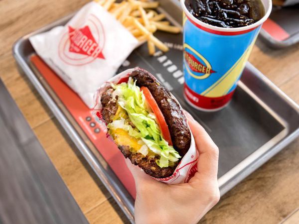 Fatburger & Buffalos Express | meal takeaway | 16938 S Highland Ave, Fontana, CA 92336, USA | 9092514444 OR +1 909-251-4444