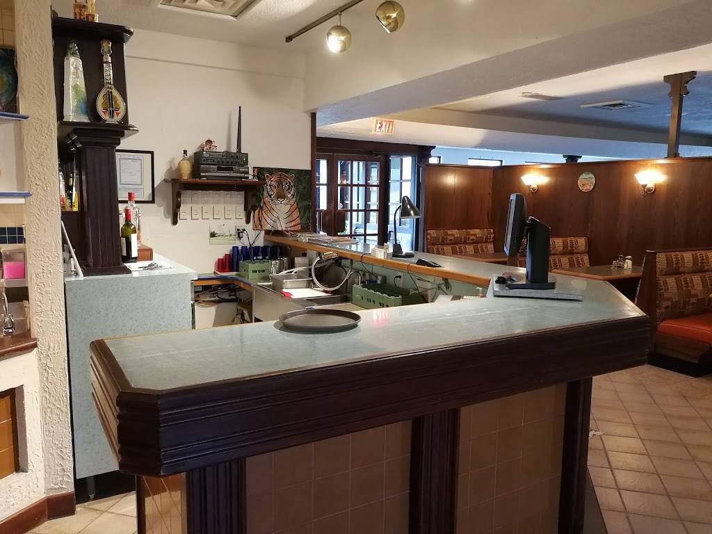 Artemis Family Restaurant | restaurant | 199 Garrison Rd, Fort Erie, ON L2A 1M6, Canada | 9058715344 OR +1 905-871-5344