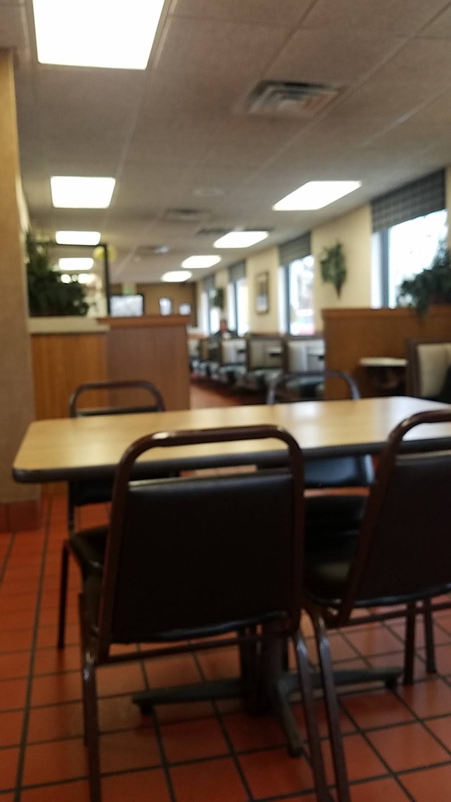 Penguin Point #20 | restaurant | 840 W Bristol St, Elkhart, IN 46514, USA | 5742645252 OR +1 574-264-5252