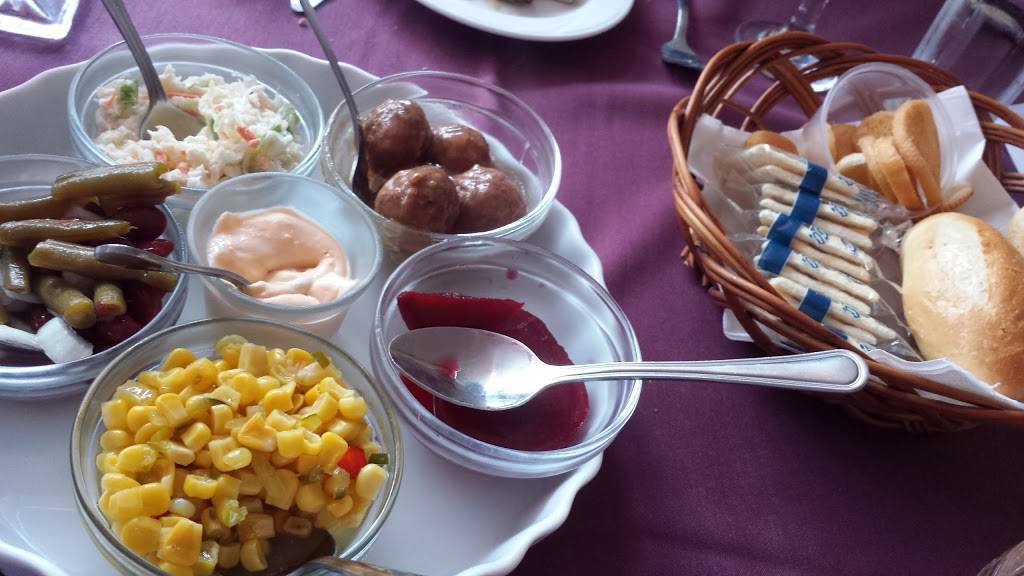 Dobies Steak House | restaurant | 4136 S Kinnickinnic Ave, St Francis, WI 53235, USA | 4147449064 OR +1 414-744-9064