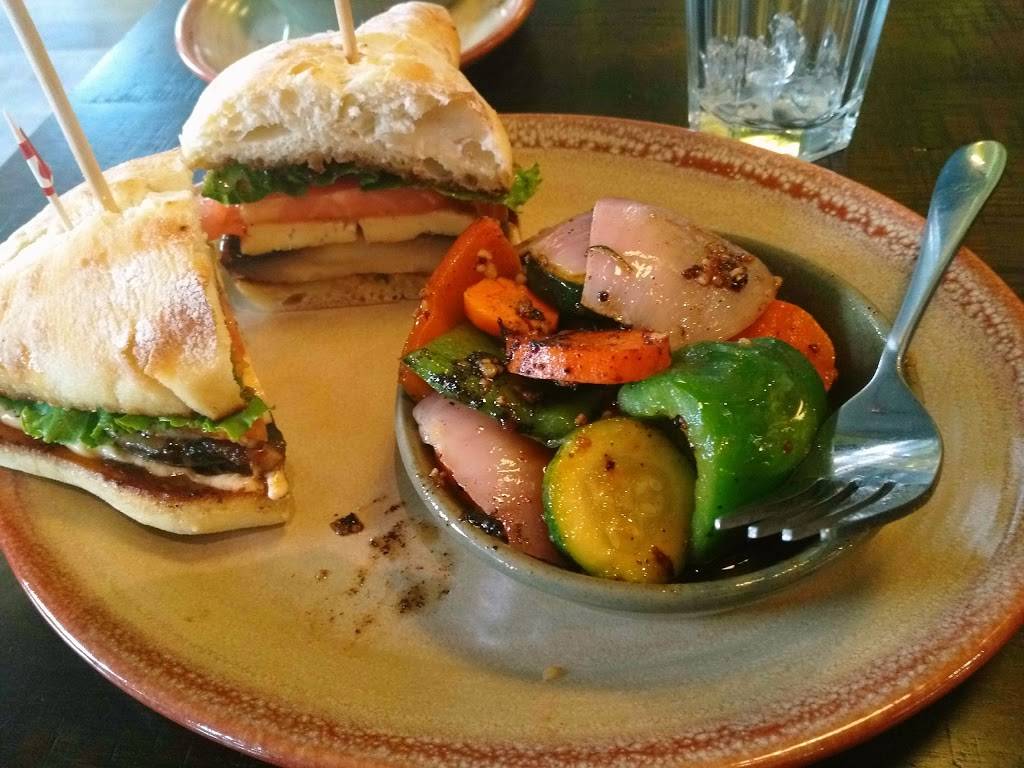 Nandos Danforth | meal takeaway | 671 Danforth Ave Unit A, Toronto, ON M4J 1L3, Canada | 4164615551 OR +1 416-461-5551