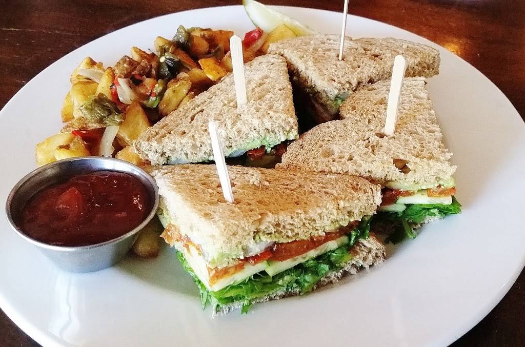 Bourbon Jacks Bar & Grill | restaurant | 11 W Boston St Suite 1, Chandler, AZ 85225, USA | 4806641738 OR +1 480-664-1738