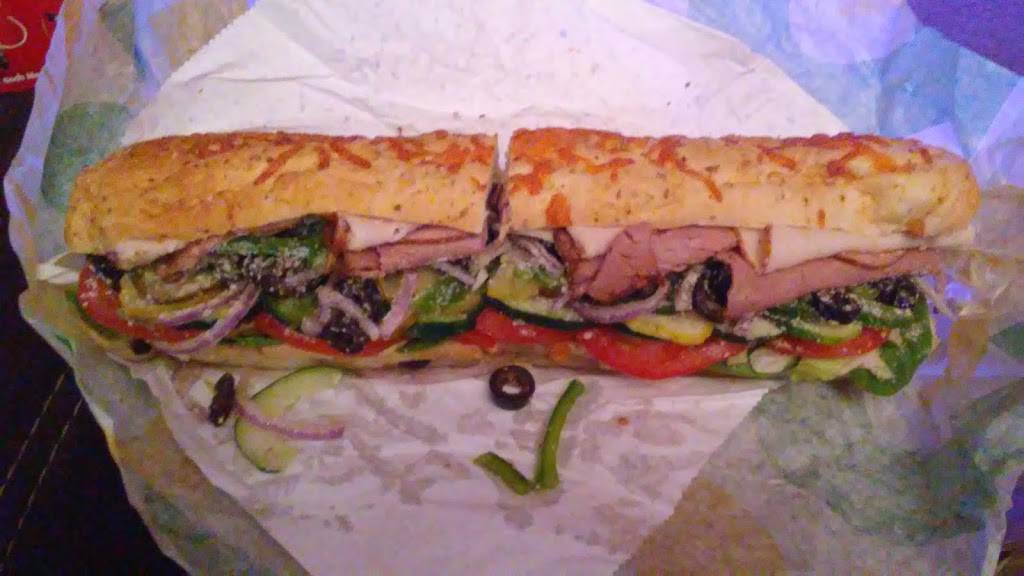 Subway | restaurant | 590 W Columbia Ave, Battle Creek, MI 49015, USA | 2699681083 OR +1 269-968-1083