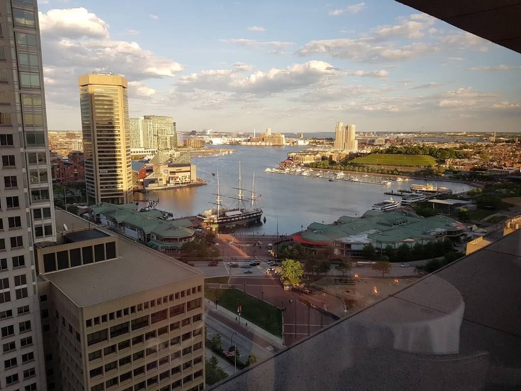 The Center Club | restaurant | 100 Light St #16, Baltimore, MD 21202, USA | 4107277788 OR +1 410-727-7788