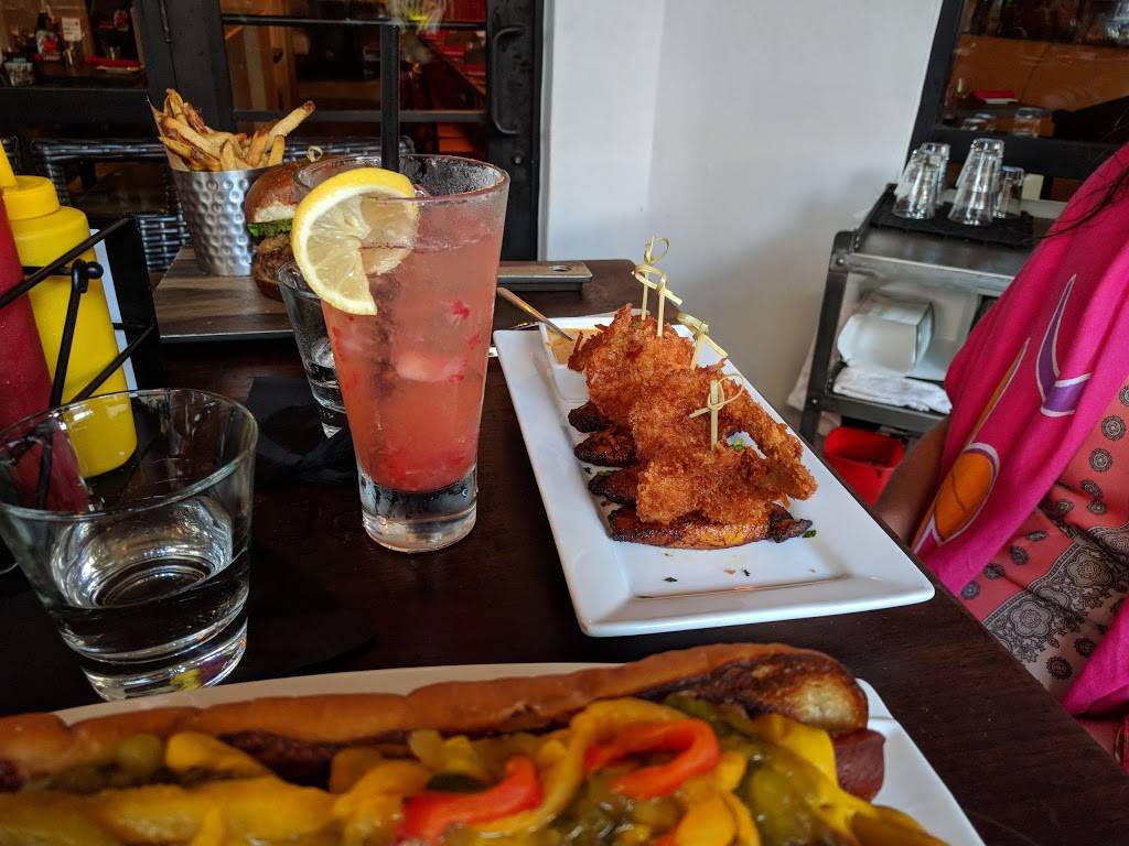 B Square Burgers | restaurant | 1021 E Las Olas Blvd, Fort Lauderdale, FL 33301, USA | 9549995216 OR +1 954-999-5216