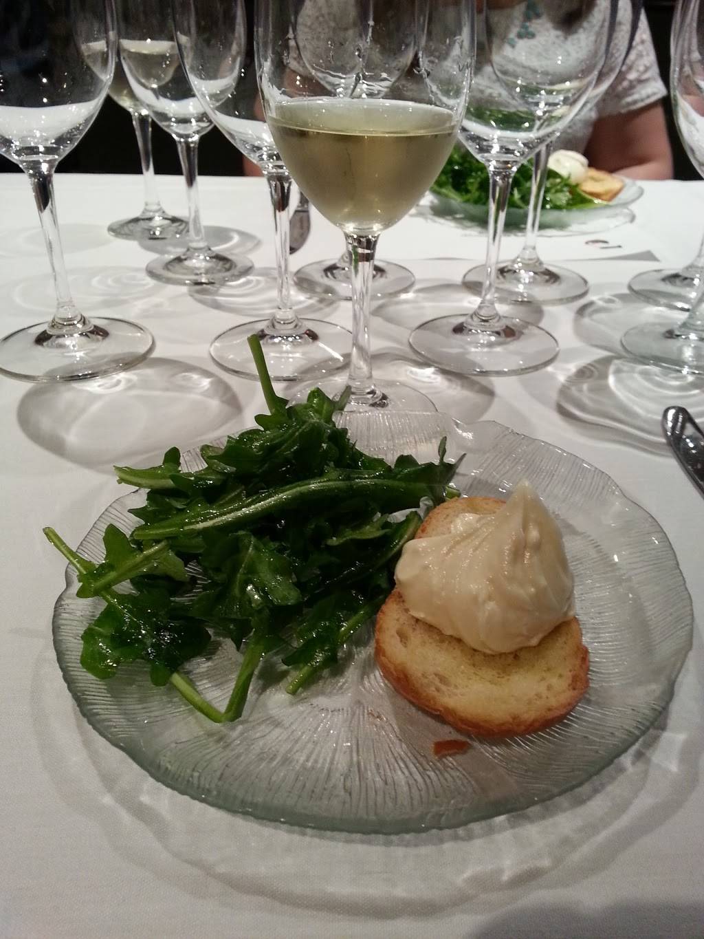 Jays Seafood | restaurant | 225 E 6th St, Dayton, OH 45402, USA | 9372222892 OR +1 937-222-2892