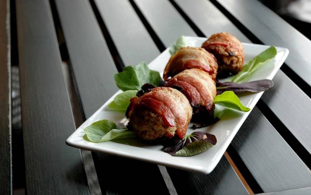 Kelly Jaes Cafe | restaurant | 133 S Main St, Goshen, IN 46526, USA | 5745371027 OR +1 574-537-1027