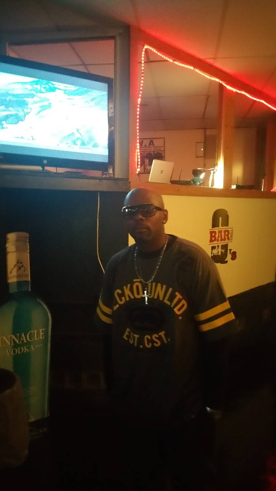 Qs Bar & Grill | night club | 815 19th St Ensley, Birmingham, AL 35218, USA | 2057819494 OR +1 205-781-9494