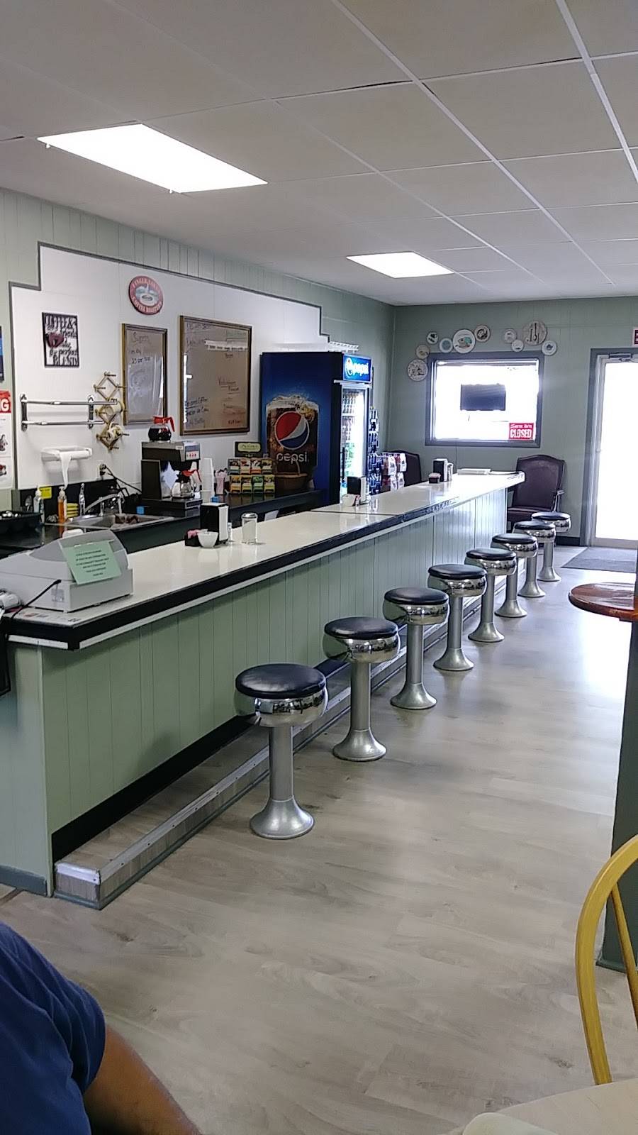 Rushford Community Cafe | restaurant | 9031A Main St, Rushford, NY 14777, USA | 5854372800 OR +1 585-437-2800