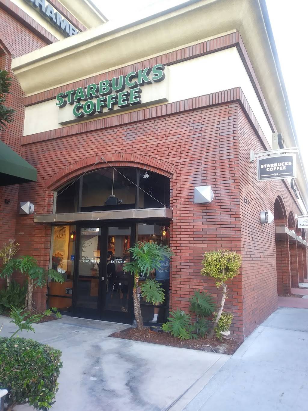Starbucks | cafe | 444 N Harbor Blvd, Fullerton, CA 92832, USA | 7148796995 OR +1 714-879-6995