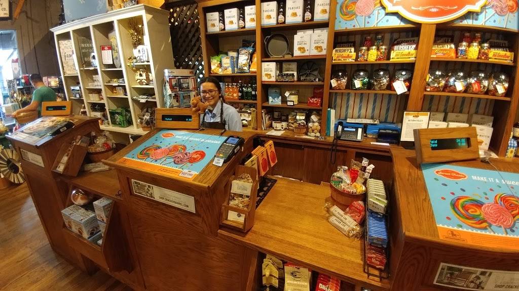 Cracker Barrel Old Country Store | restaurant | 1440 Greenbrier Pkwy, Chesapeake, VA 23320, USA | 7573660525 OR +1 757-366-0525